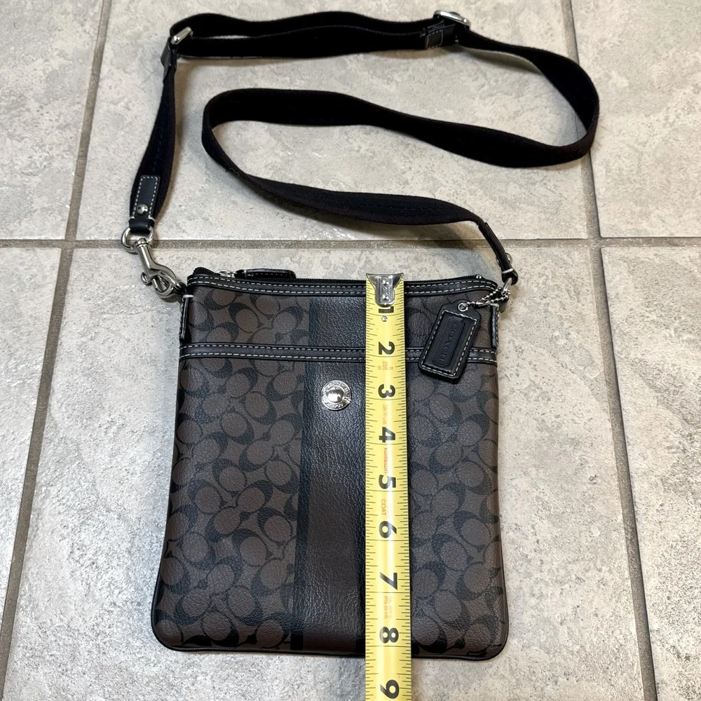 Coach Signature Crossbody Shoulder Bag - Picture 4 of 8